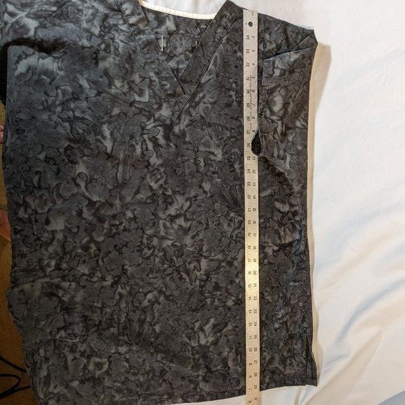 Cotton Scrubs & Co Black Batik Scrub Set (top & pant) in size 2XL, EUC! - Picture 5 of 15